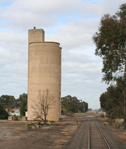 Tallygaroopna railway station